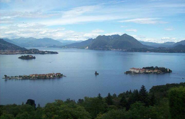 Residenza Le Camelie Apartment Oggebbio Bagian luar foto