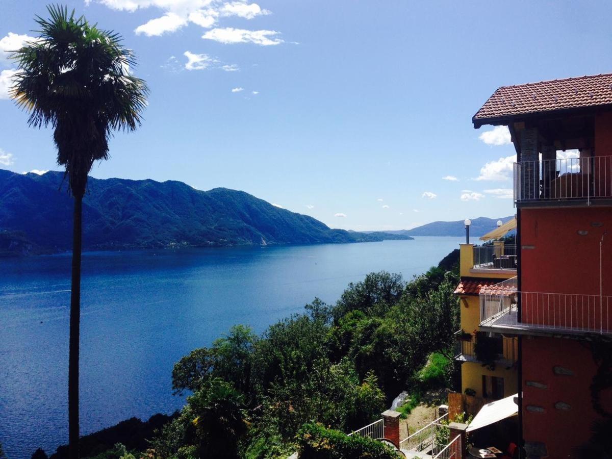 Residenza Le Camelie Apartment Oggebbio Bagian luar foto