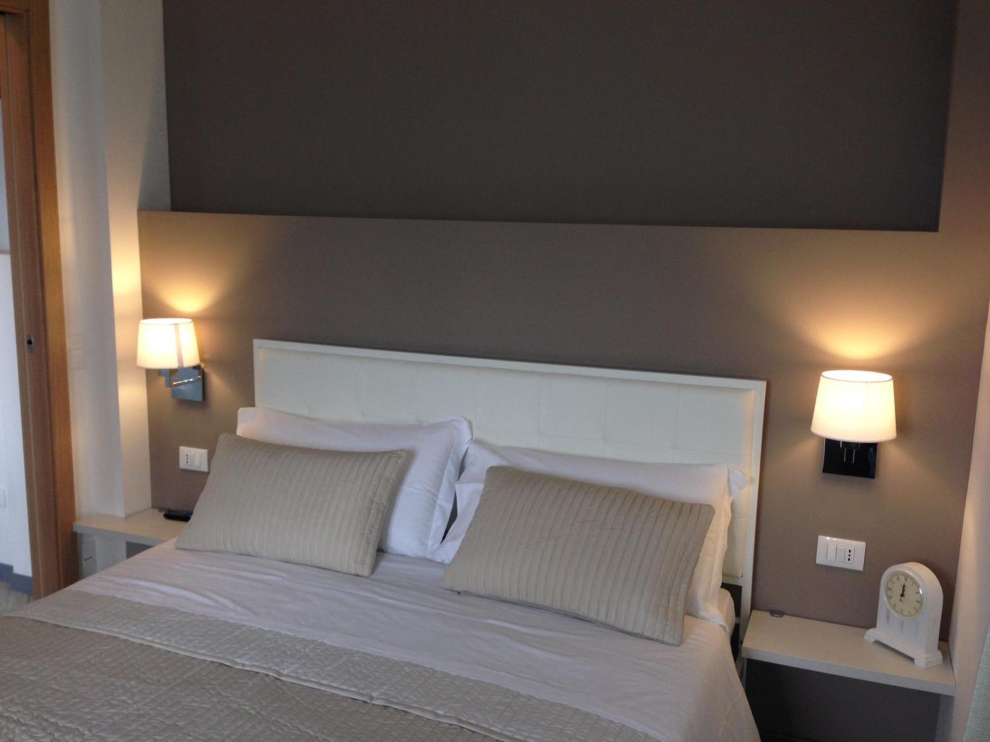 Residenza Le Camelie Apartment Oggebbio Bagian luar foto