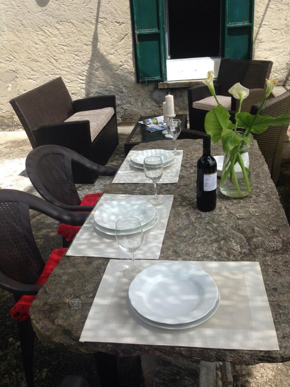 Residenza Le Camelie Apartment Oggebbio Bagian luar foto